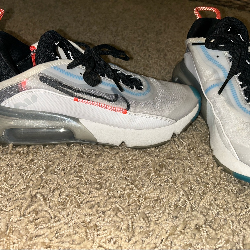 NIKE AIR MAX 2090 Pure platinum